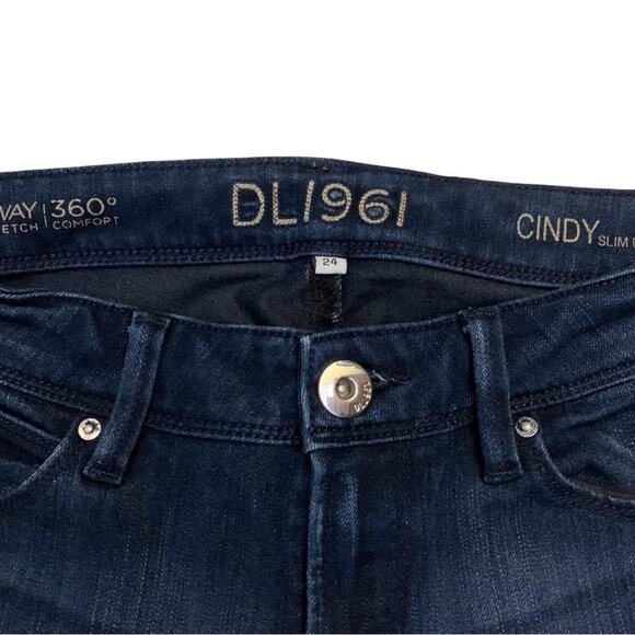 DL1961 Cindy Slim Boot Jeans Size 24 Stretch Dark Wash Blue Low Rise Bootcut Y2K - Picture 3 of 9